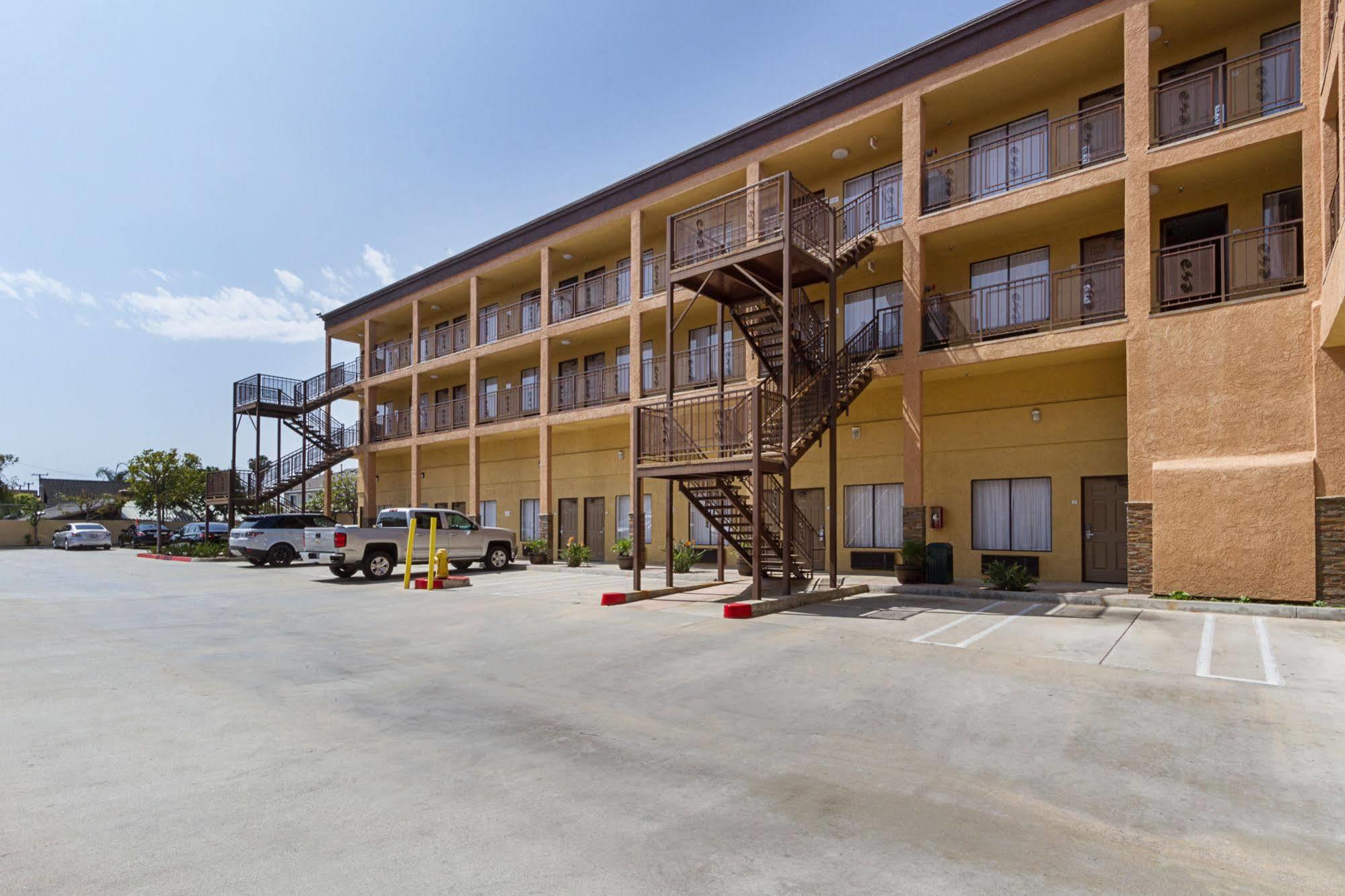 Quality Inn & Suites Huntington Beach Exterior foto